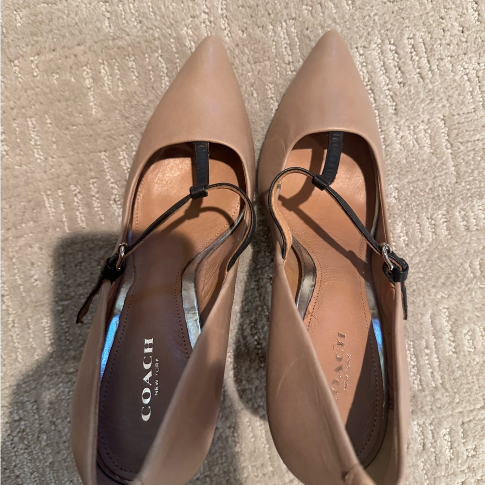 Coach Women's Tan Leather Heels size 9